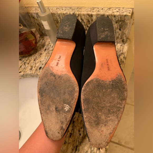 Salvatore Ferragamo with Gold Bow - Picture 2 of 3